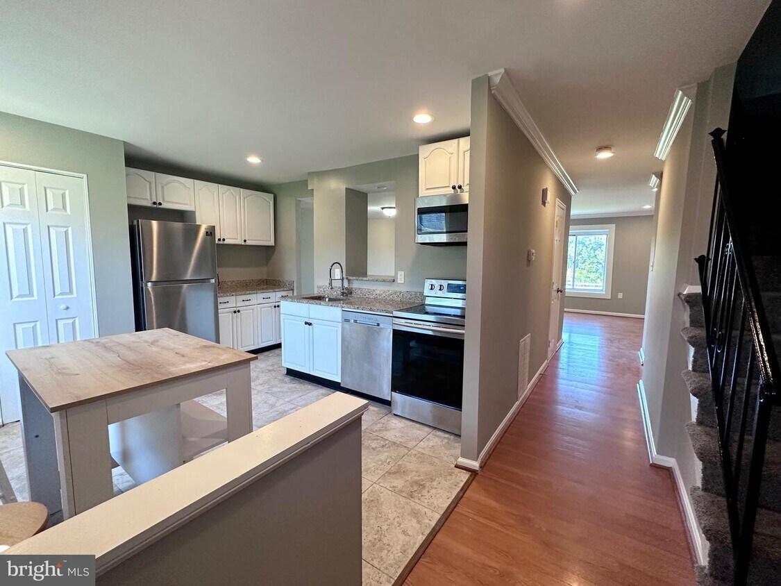 Foto principal - 7221 Cross St