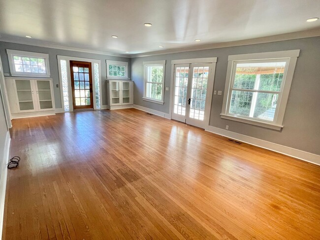 Foto del edificio - 3 Bedroom Meadowbrook Rambler with Fenced ...