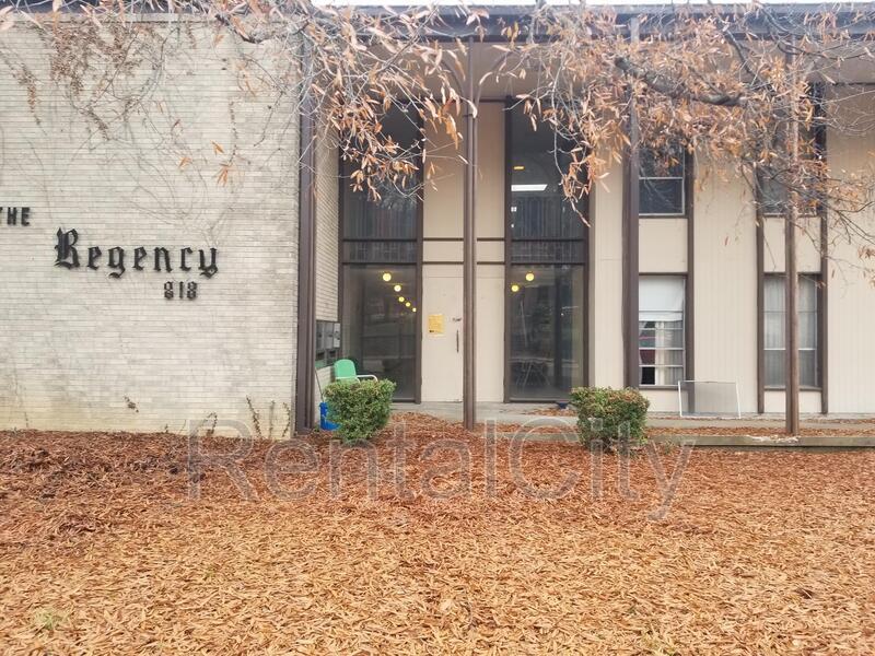 Primary Photo - 818 N Highland Ave