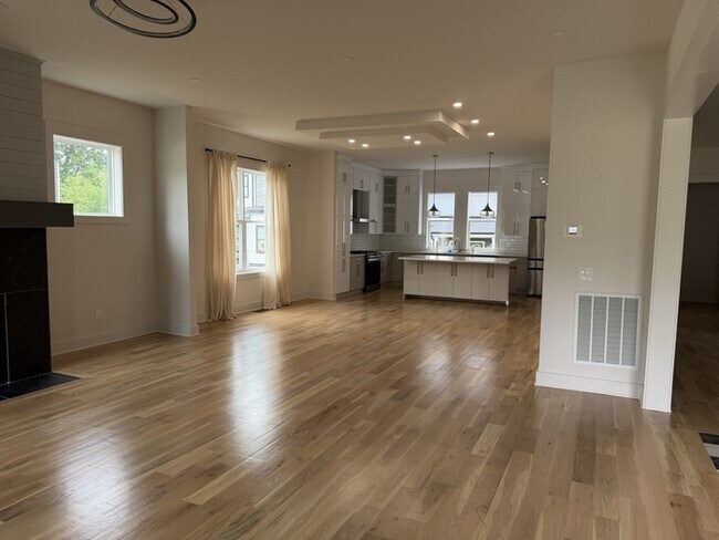 Foto del edificio - 2323 Carter Ave