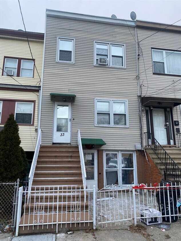 33 Pearsall Ave, Jersey City, NJ 07305 House Rental in Jersey City