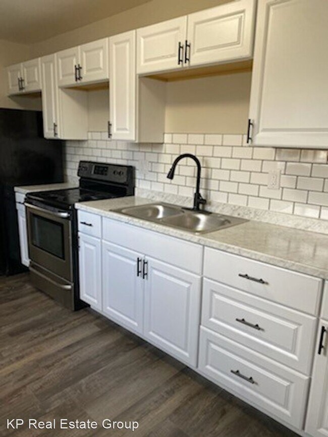 Building Photo - 3 br, 1 bath House - 2977 Fairwood Ave