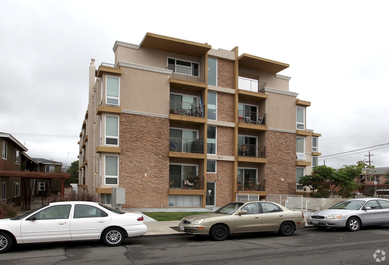 Building Photo - Illinois Street Apartments