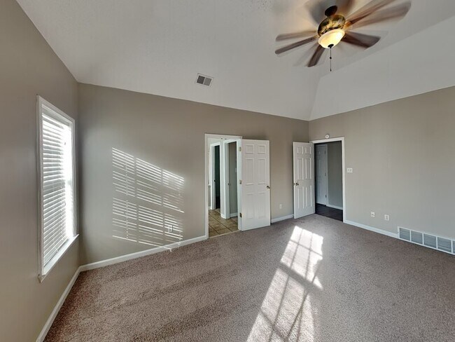 Foto del edificio - 2283 Purple Leaf Ln