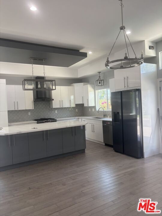 Foto del edificio - 7925 Kittyhawk Ave