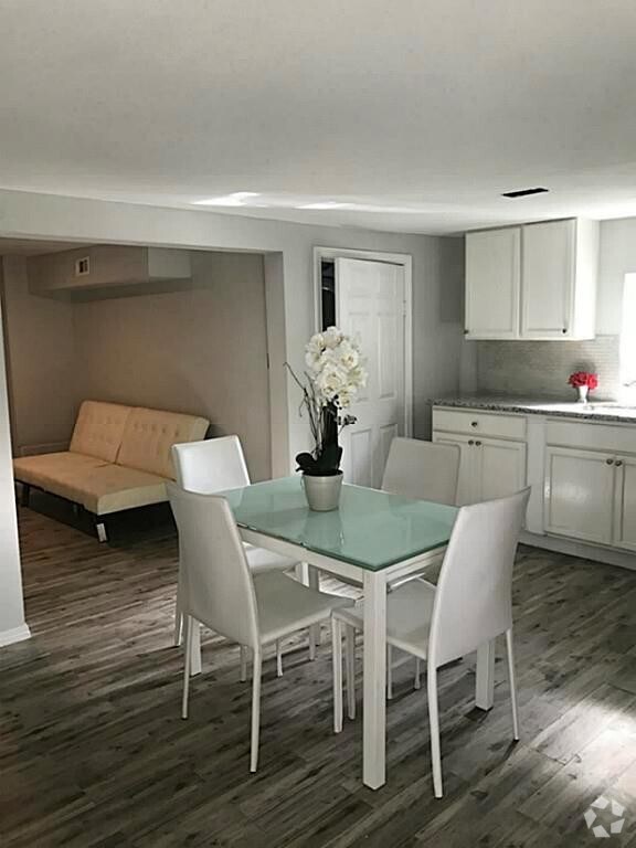 Lost Bayou Historic District Houses for Rent with a Swimming Pool