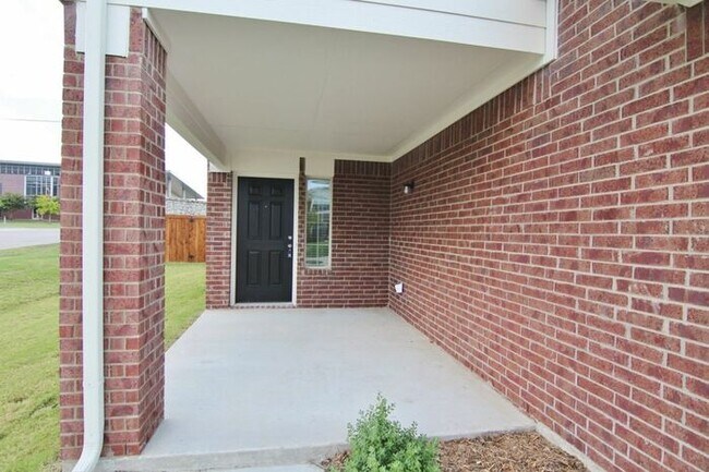 Building Photo - 1526 Emma Dr