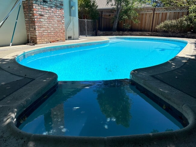 Building Photo - Renovated Sunnyvale House with Swimming Po...