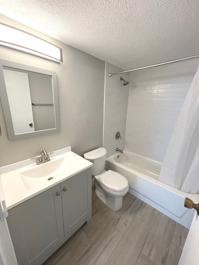 Building Photo - 2728 N Hampden Ct