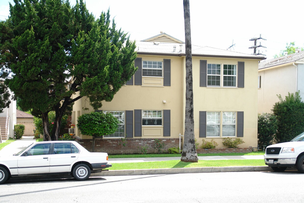 Building Photo - 934 W Glenoaks Blvd