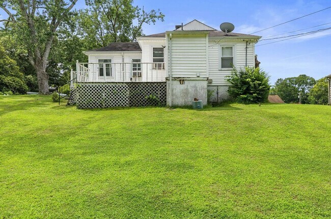 Building Photo - 1008 Ridgeway St