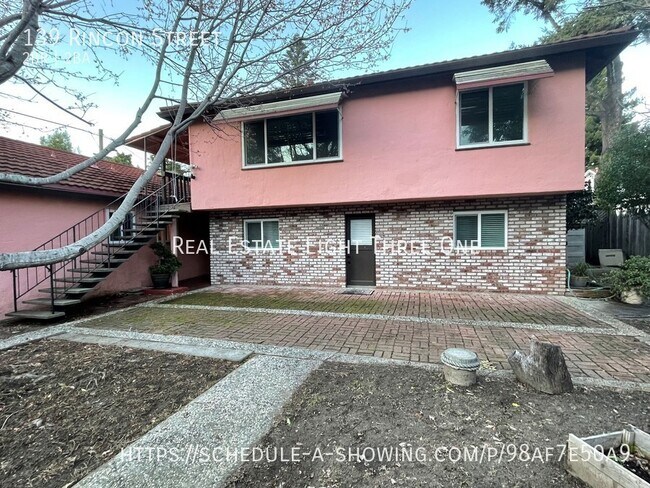 Building Photo - West Side Santa Cruz Home close to UCSC an...