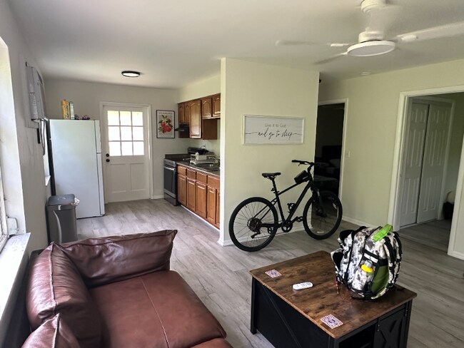 Foto del edificio - 10281-10283 Carolina St