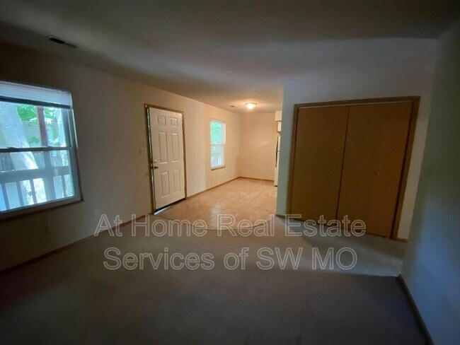 Foto del edificio - 1312 E McDaniel St