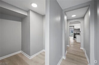 Building Photo - 3881 Meadowbrook Blvd