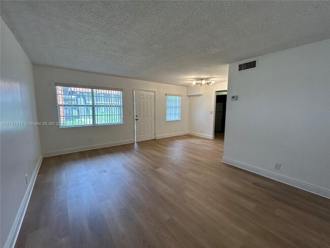 Foto del edificio - 1201 SW 50th Ave