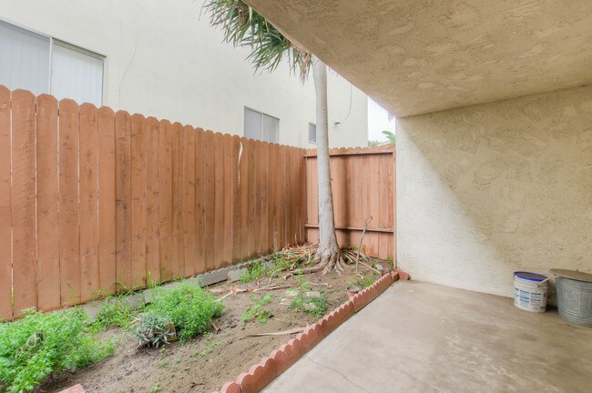 Patios del Apartamento n.º 2 - 2704 Ruhland Ave