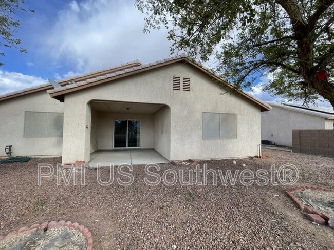 Building Photo - 4891 S Rinaldi Dr