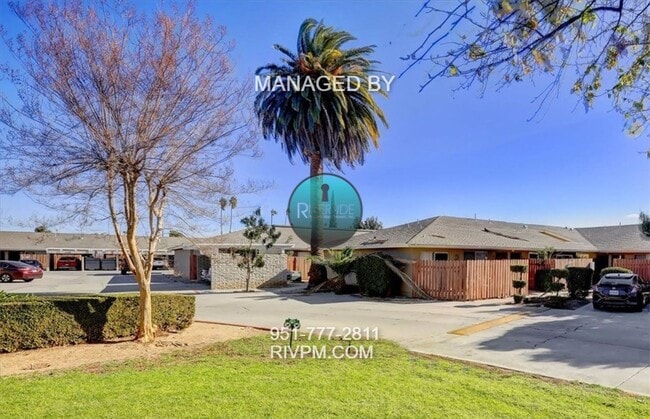 Building Photo - CHARMING 2-BEDROOM CONDO FOR RENT IN RIVER...