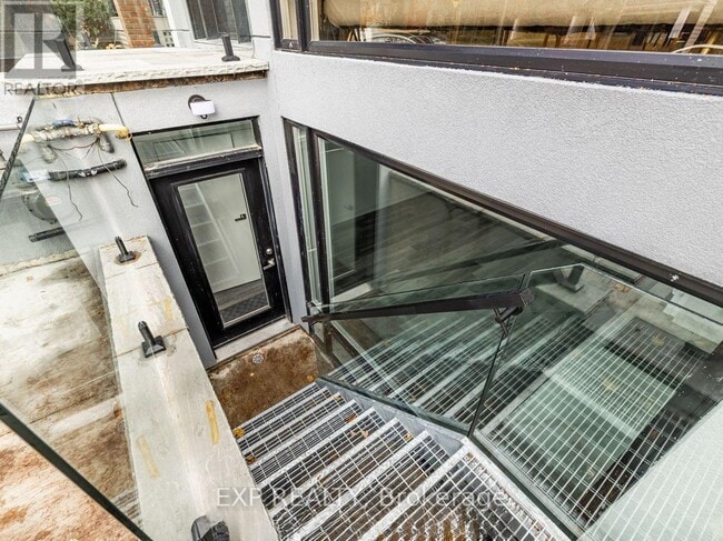 Building Photo - 19 Devon Rd