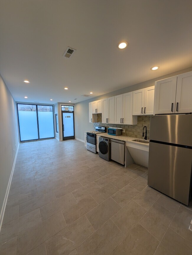 Foto del edificio - 5418 W Belmont Ave