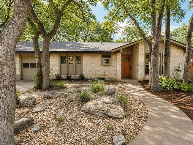 Foto del edificio - 12904 Trailwood Rd