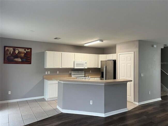 Building Photo - 9711 Carlsdale Dr