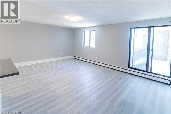 Building Photo - 4422 Huron St