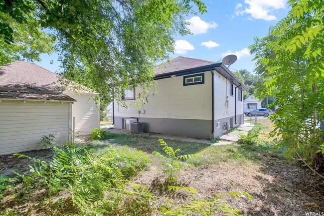 Building Photo - Ogden Duplex
