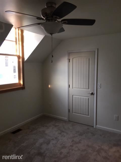 Building Photo - 3 br, 2 bath Apartment - 70 W 2nd Ave