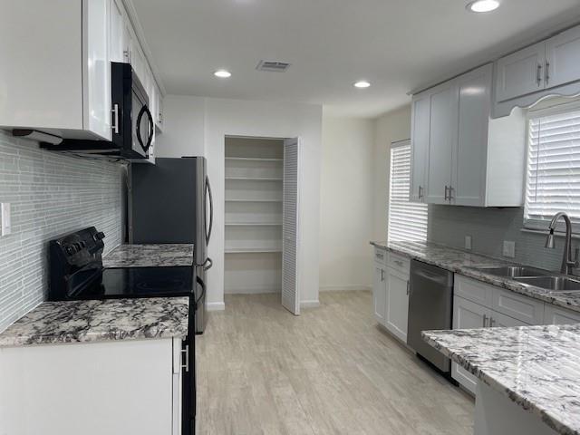 Building Photo - 10029 Hazelhurst Dr