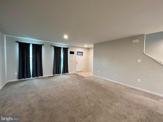 Building Photo - 255 Severna Pkwy