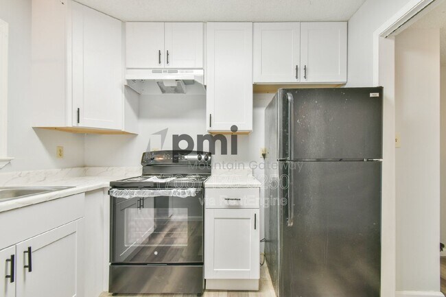 Foto del edificio - 42 Greenwood Cir