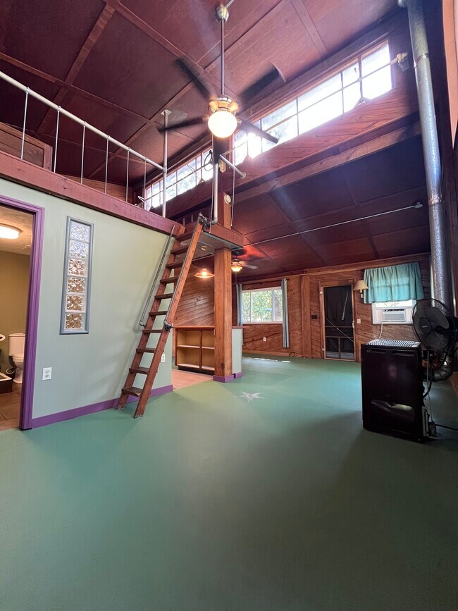 Foto del edificio - 432 Selma Rd