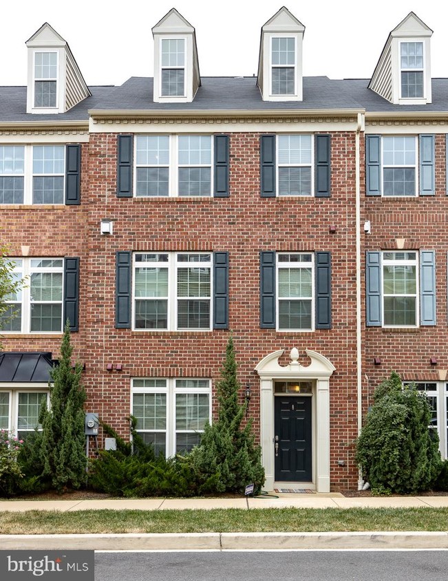 Primary Photo - 3707 Hansberry Ct NE