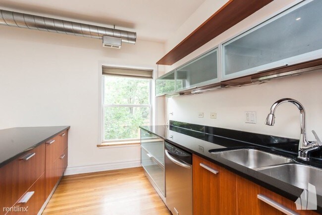 Building Photo - 2 br, 2 bath Apartment - 5063 N Kenmore Ave