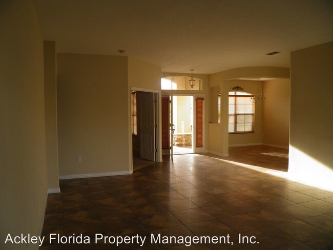 Building Photo - 3535 Somerset Cir