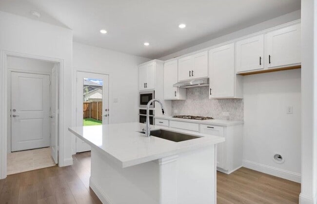 Building Photo - 1108 Broomsedge Mews