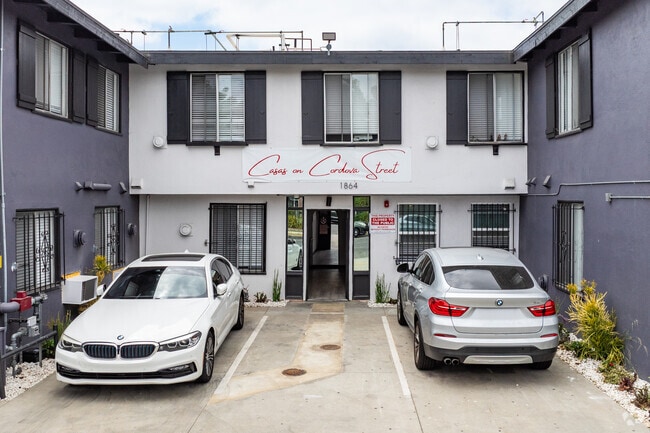 Entrada - Casas on Cordova Street