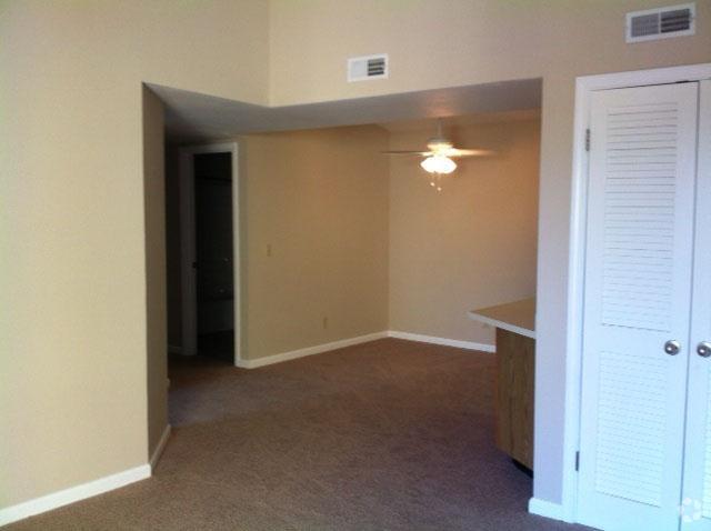 Dining Room - Sandalwood Creek Condominiums