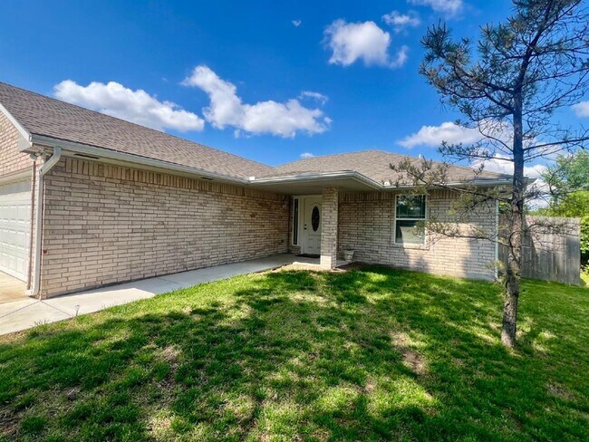 Building Photo - 2823 Juvene Cir