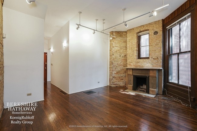 Building Photo - 417 W Webster Ave