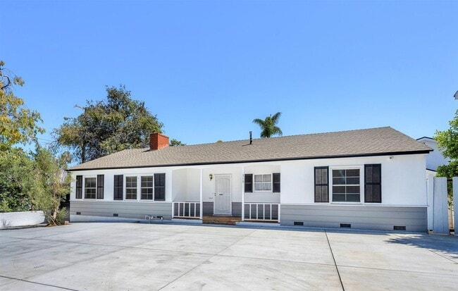 Building Photo - 315 26th St