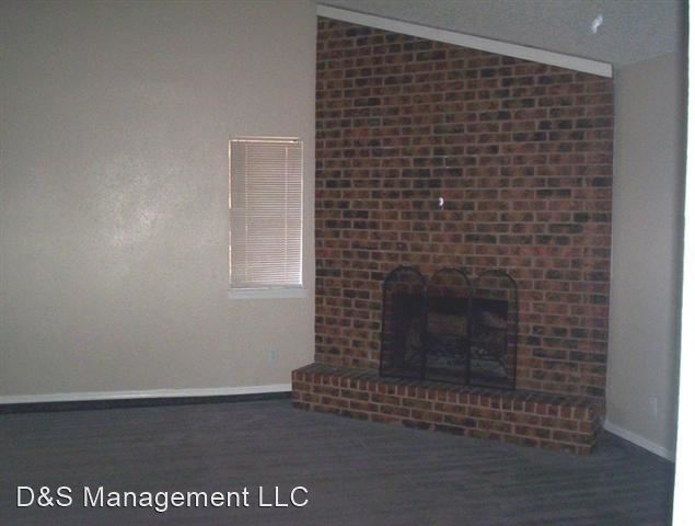Building Photo - 2 br, 1 bath House - 1916 Twisted Oak Drive