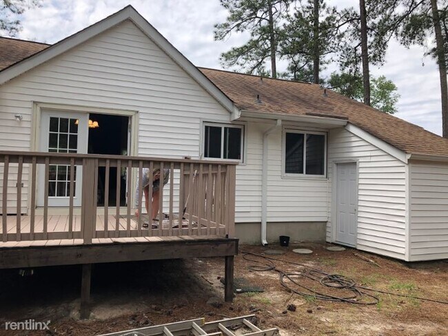 Building Photo - 3 br, 2 bath House - 2219 Emsworth Dr