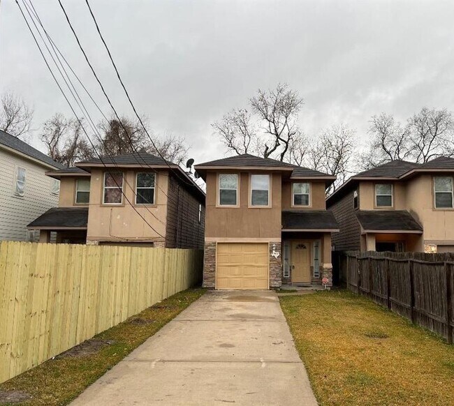 Building Photo - 7915 Sealey St