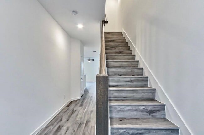 Building Photo - 4811 Dig Dug Ln