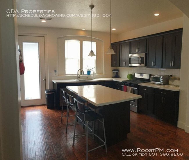 Foto del edificio - Light and Bright Daybreak Townhome