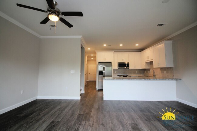 Foto del edificio - Custom Fort Walton Beach Townhouse in Gated Community!