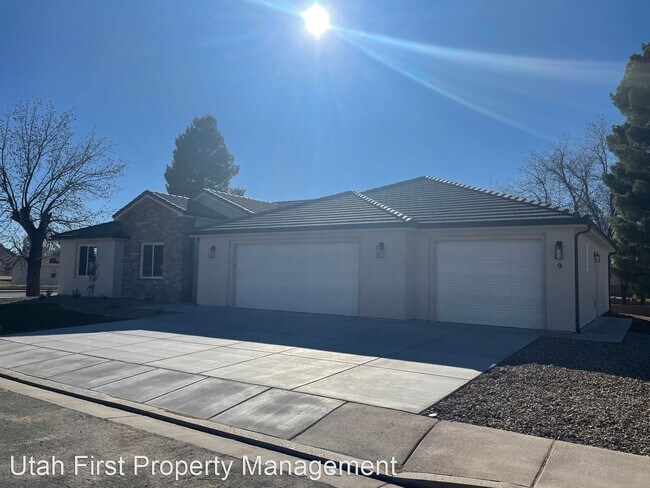 Foto del edificio - 3 br, 2 bath House - 9 North Main St